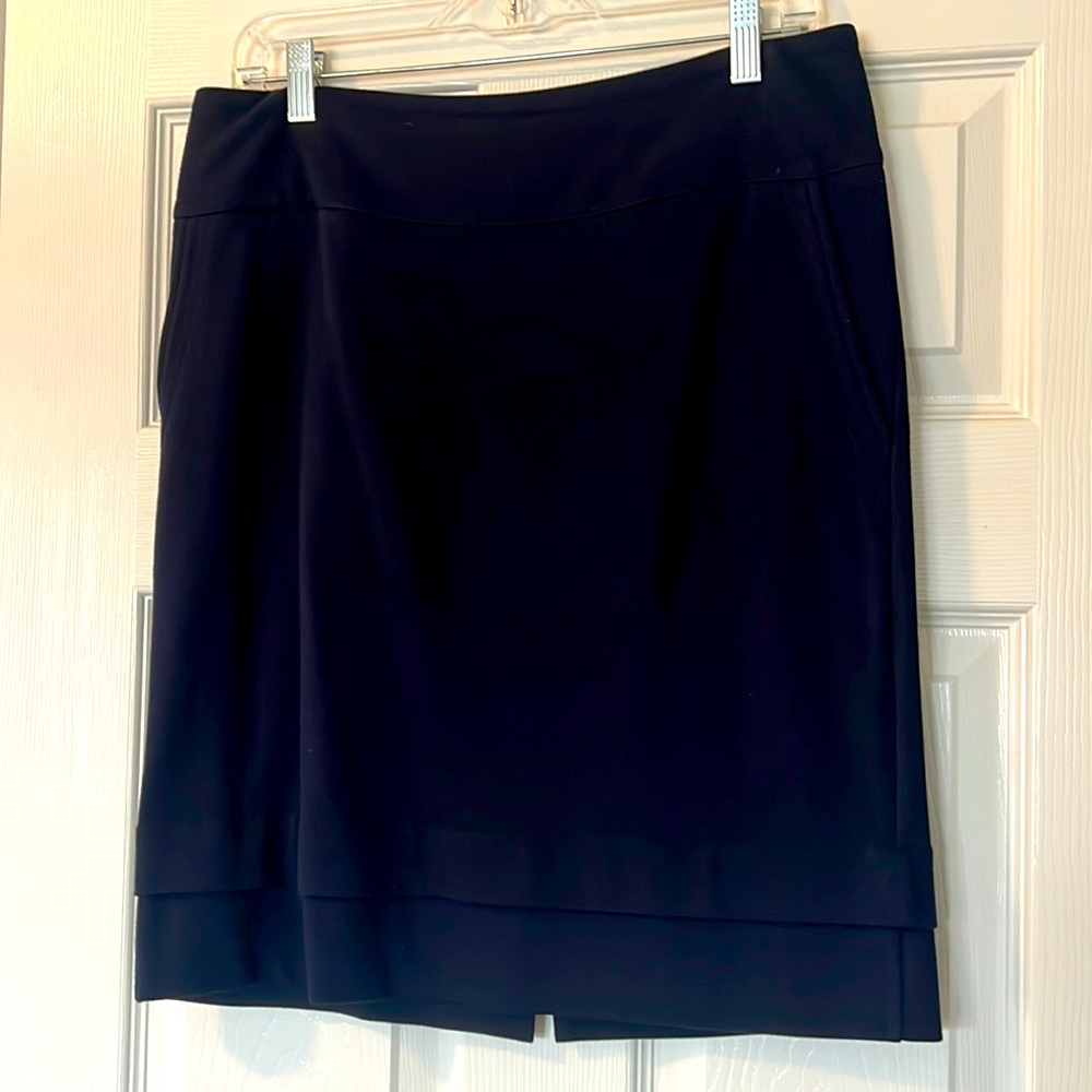 CABI Navy Blue Lido Skirt SZ 8 #5051. Tiered Hem Pockets Back Zip Ponte Knit